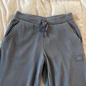 Alo Yoga Muse Sweatpant Steel Blue Size Medium